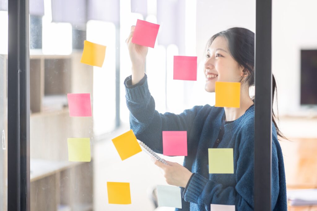 頭の中が整理できないのはなぜ?散らかった思考を整理するための4つのアイデア