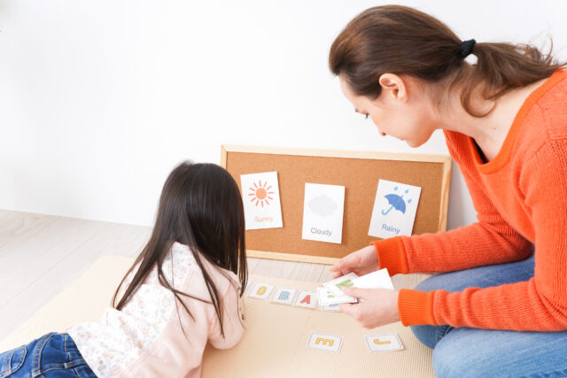 脳の発達から見た子どもとの取り組み方を分野別に紹介